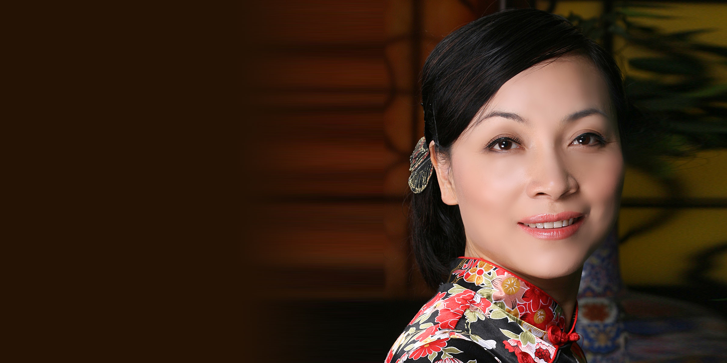 A portrait of Anna Yin.