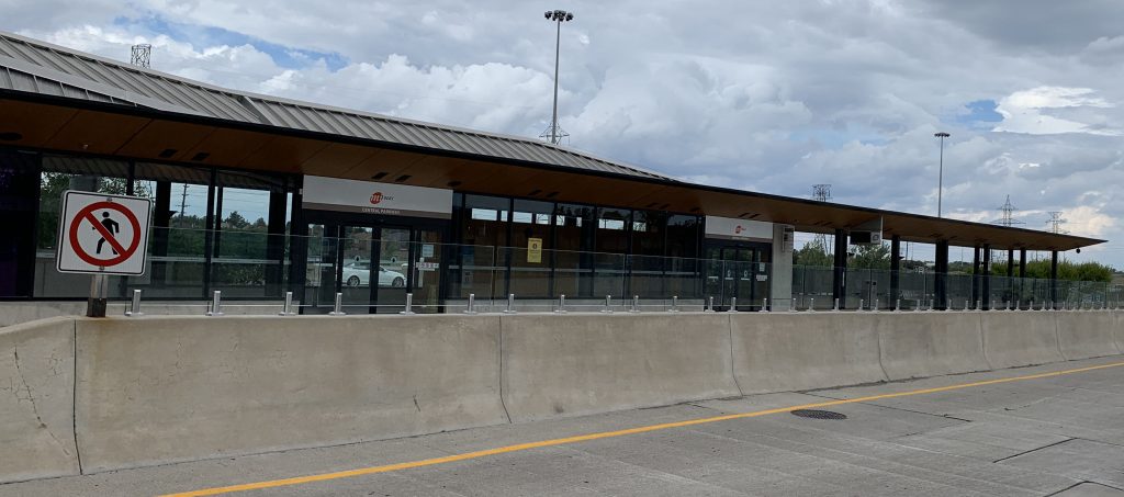 This is the glass partition at Central Parkway Station.